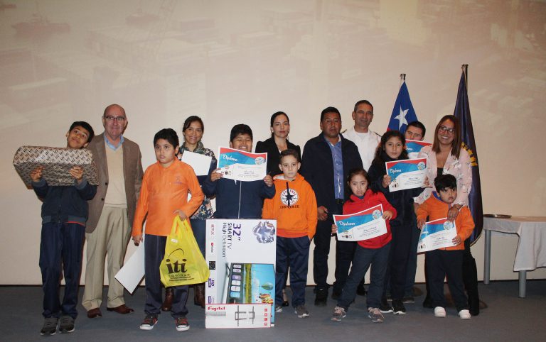 ITI y Armada premiaron a ganadores de concurso de pintura
